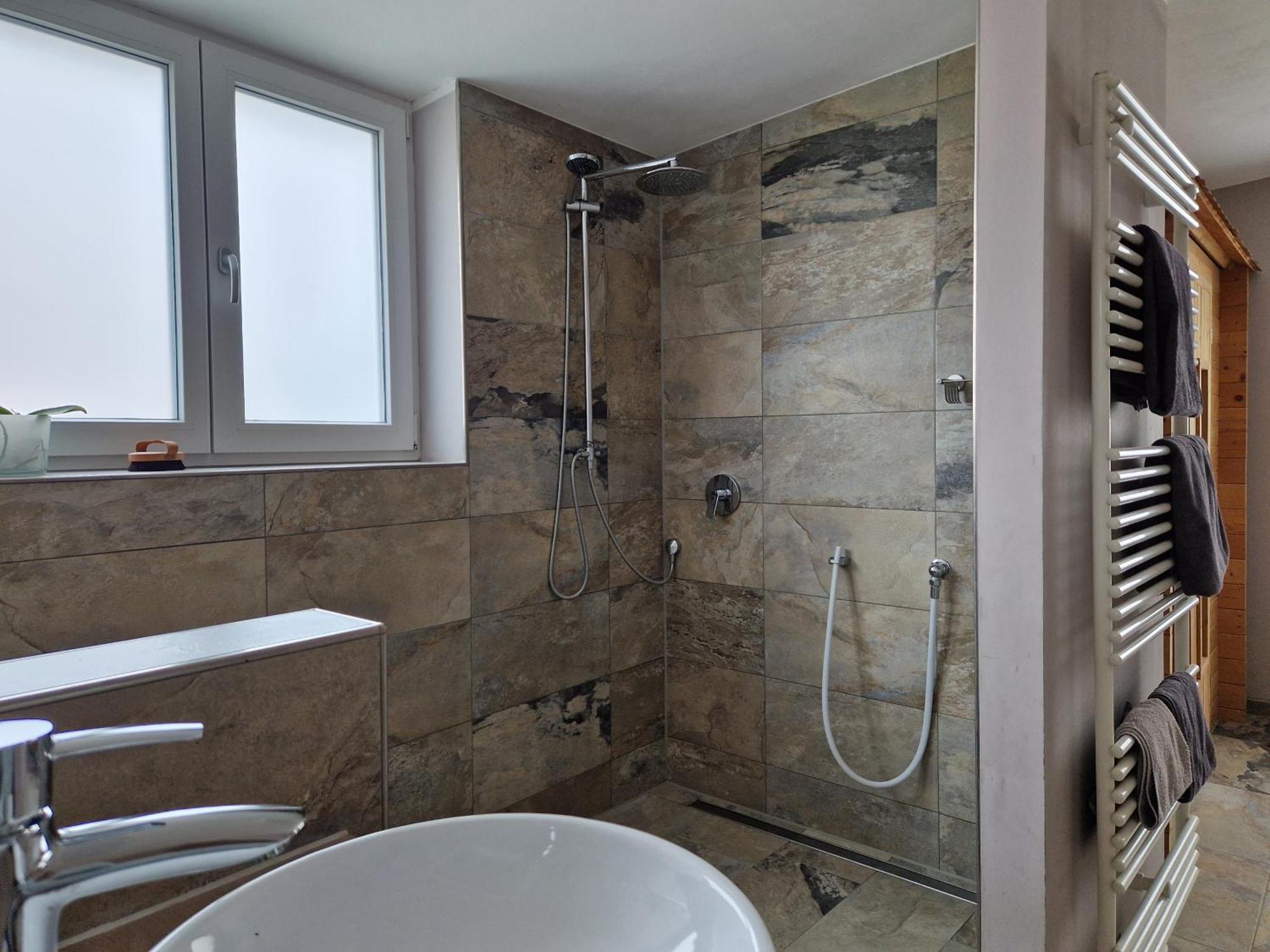 Wohnung Mit Sauna, Garten & Schwimmteich บีทิกไฮม์-บิสซิงเงน ภายนอก รูปภาพ
