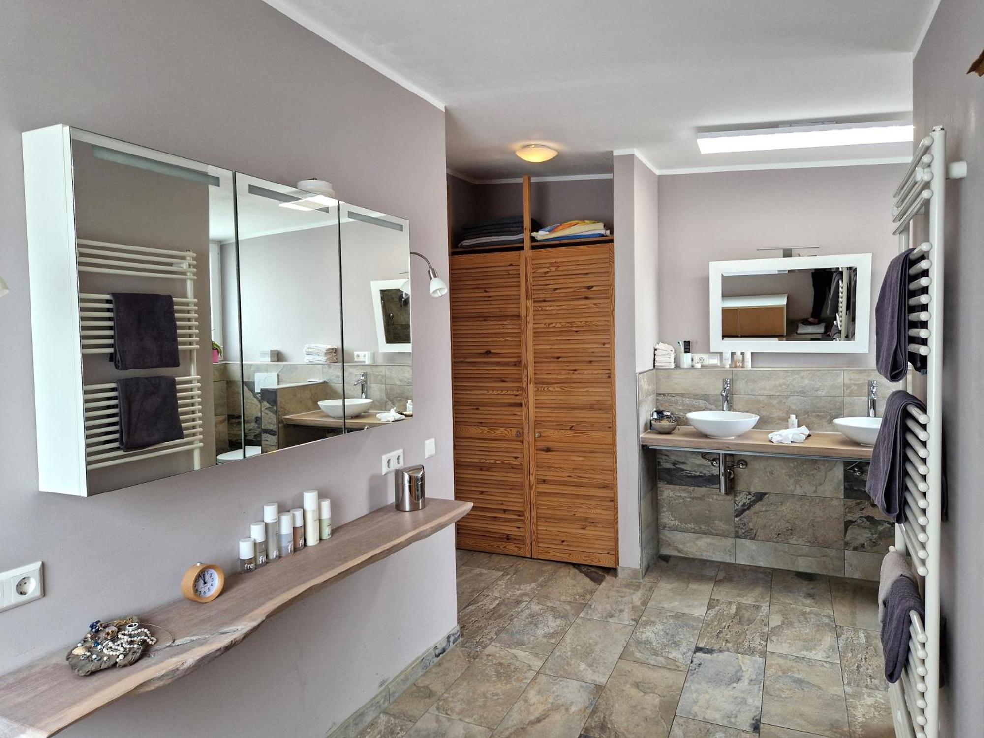 Wohnung Mit Sauna, Garten & Schwimmteich บีทิกไฮม์-บิสซิงเงน ภายนอก รูปภาพ