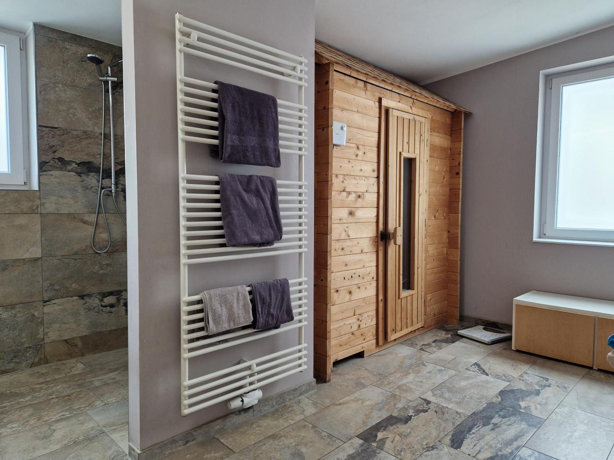 Wohnung Mit Sauna, Garten & Schwimmteich บีทิกไฮม์-บิสซิงเงน ภายนอก รูปภาพ