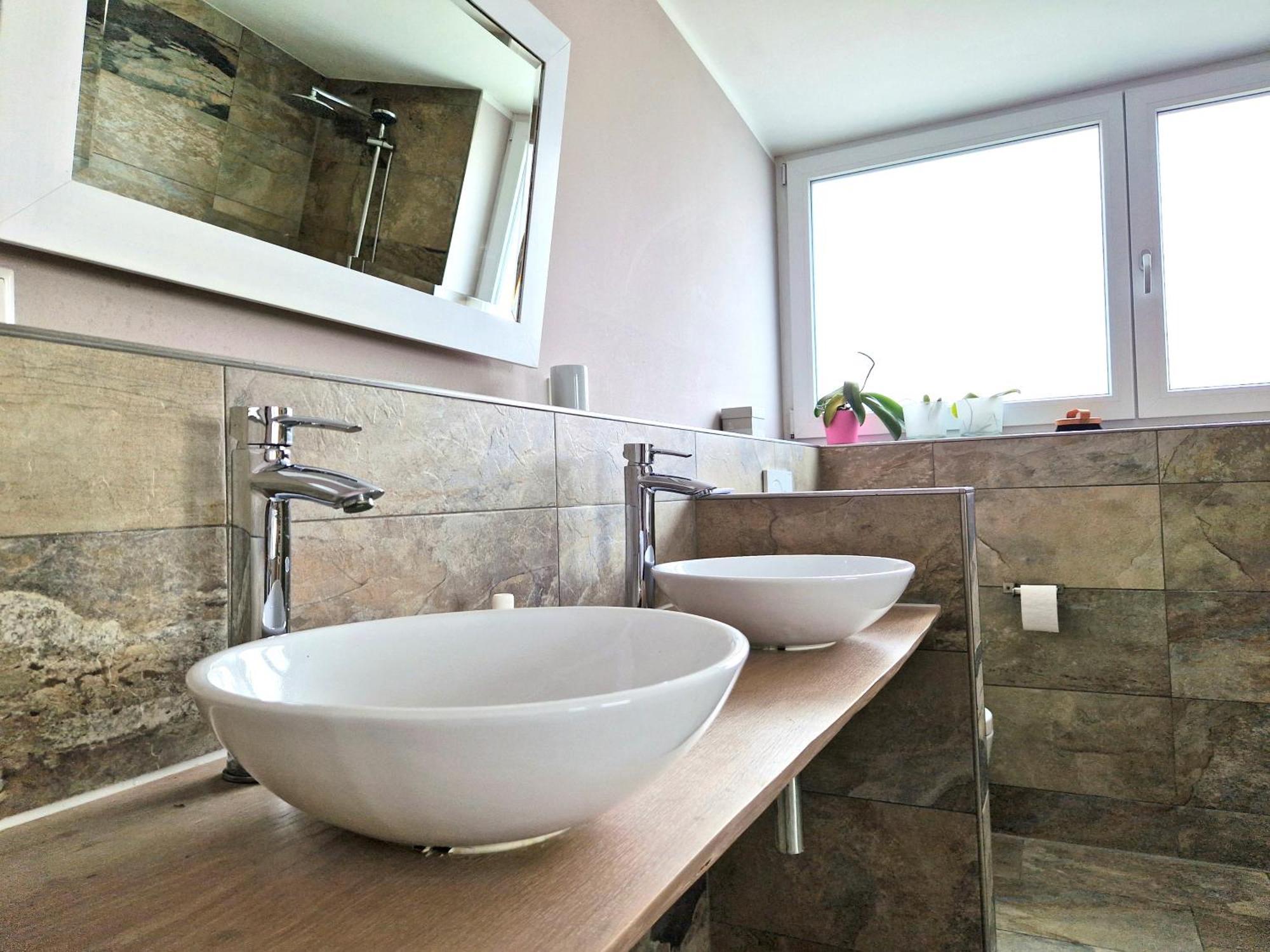 Wohnung Mit Sauna, Garten & Schwimmteich บีทิกไฮม์-บิสซิงเงน ภายนอก รูปภาพ